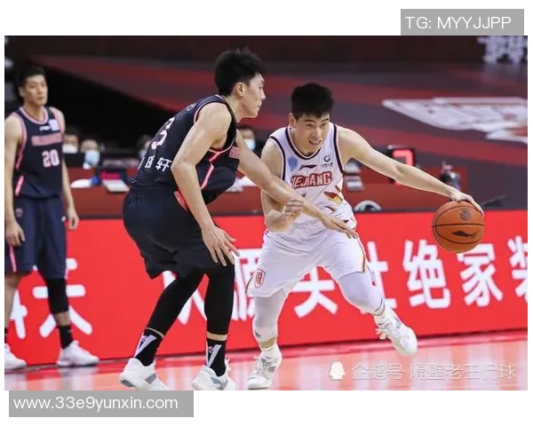 山西与江苏篮球队激战正酣精彩对决引发球迷热议与期待